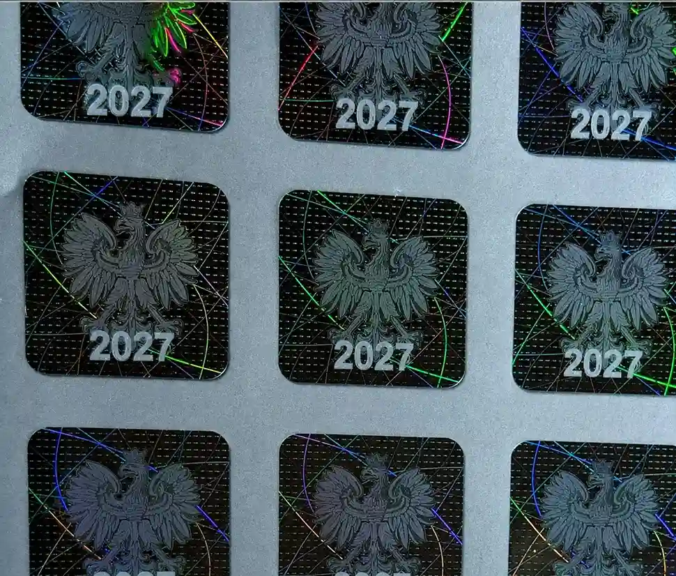 Naklejki do legitymacji szkolnej 2027 – hologramy szkolne z oznaczeniem 2027